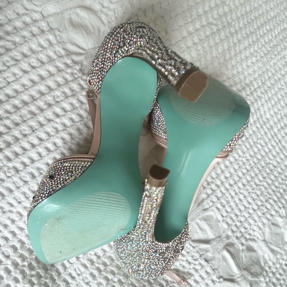Betsey Johnson Women's Iris Evening Pumps Wedding Something Blue Sole - Picture 9 of 11